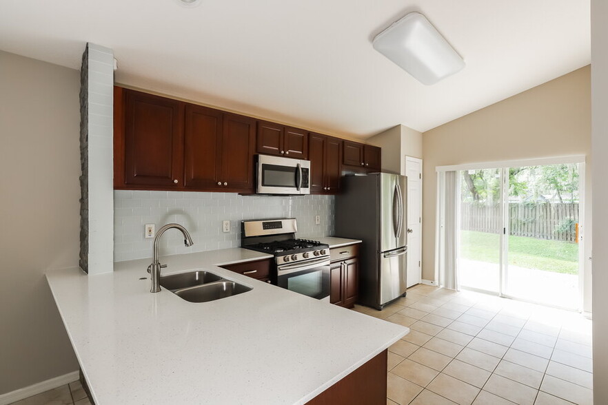 Building Photo - 14911 Stag Creek Cir