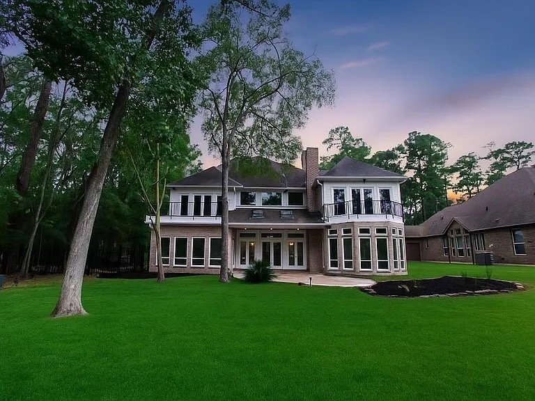 Building Photo - 3230 Lake Island Dr