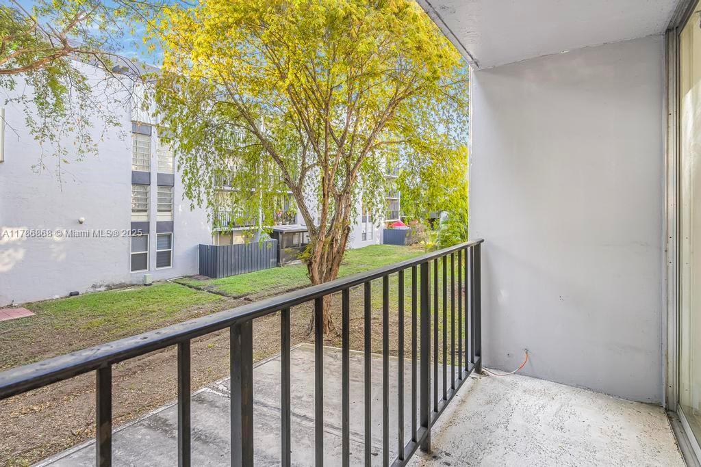 Building Photo - 110 Fontainebleau Blvd