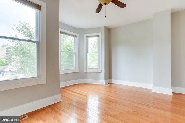 Building Photo - 1417 G St NE