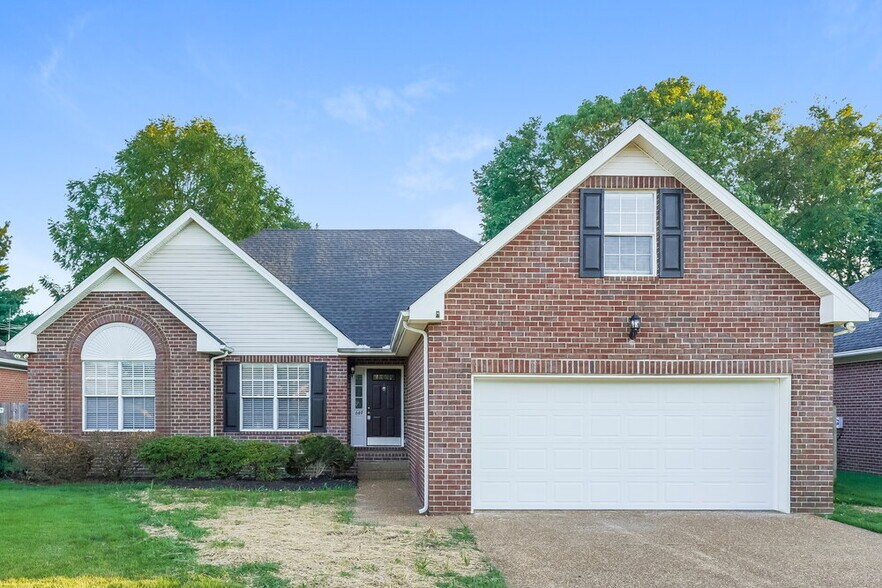 Primary Photo - 649 Kingsway Dr