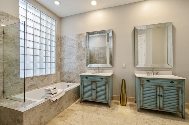 Building Photo - 130 Andalusia Way