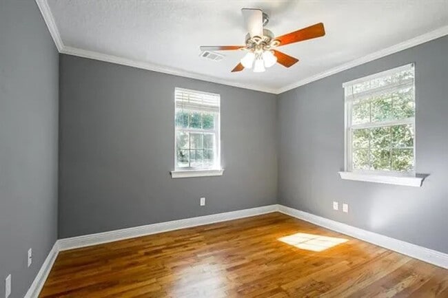 Building Photo - Cottage Core Vibes