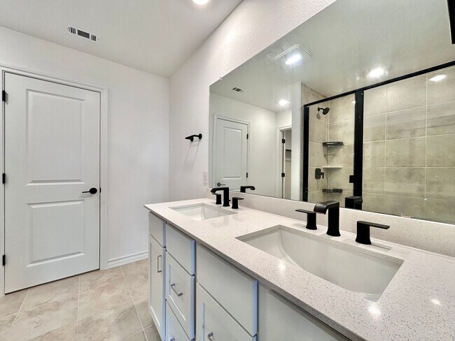Building Photo - Modern 3/BR 2.5/BA Home with Porch, Deck &...