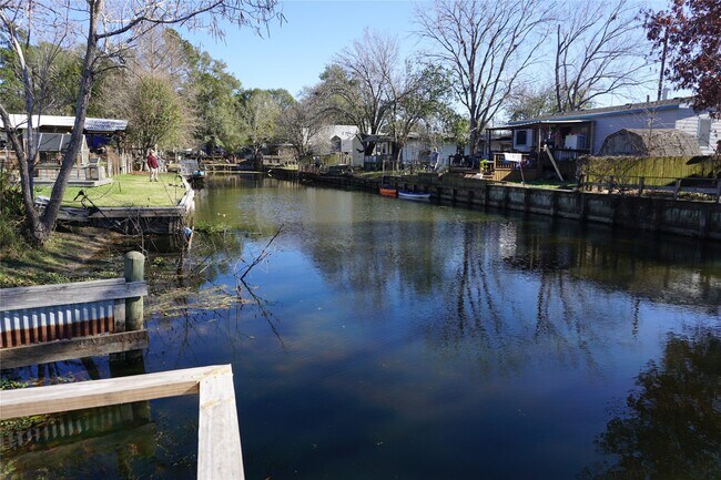 Building Photo - 8979 Gladewood