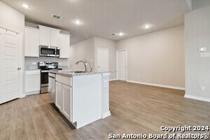 Building Photo - 1033 Windflower