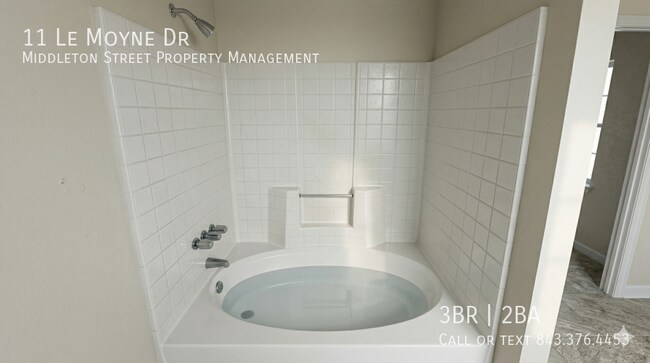 Building Photo - 11 Le Moyne Dr