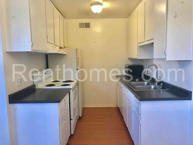 Building Photo - Mission Valley, 6314 Friars Rd #315 - Bran...