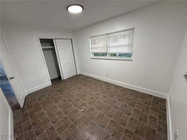 Building Photo - 2708 Broadway