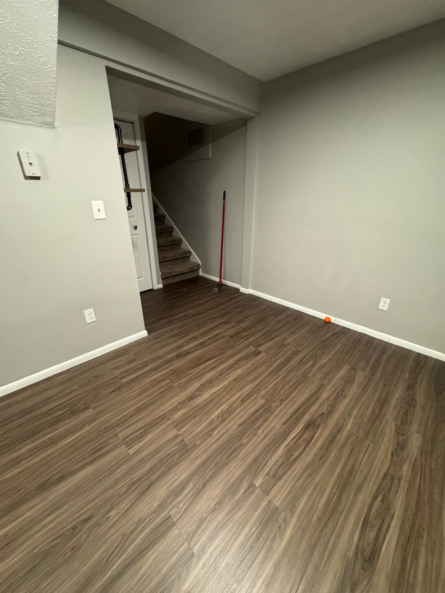 Building Photo - 6486 Welch Ct