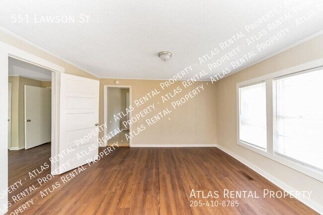 Building Photo - 551 Lawson St