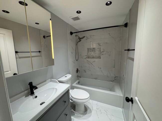 Building Photo - 5585 Hecate Ct