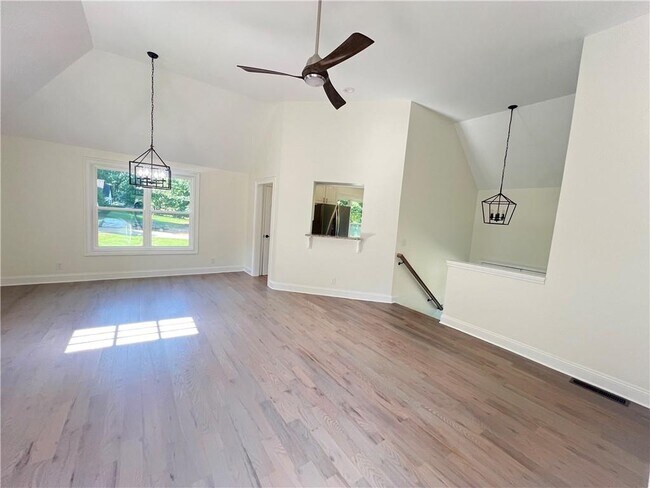 Building Photo - 130 Elk Grove Dr