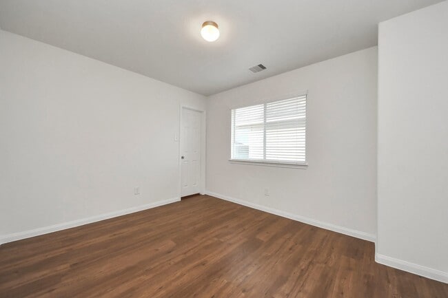 Building Photo - 886 Darbydale Crossing Ln