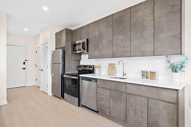 Building Photo - 1 Mallory Ave