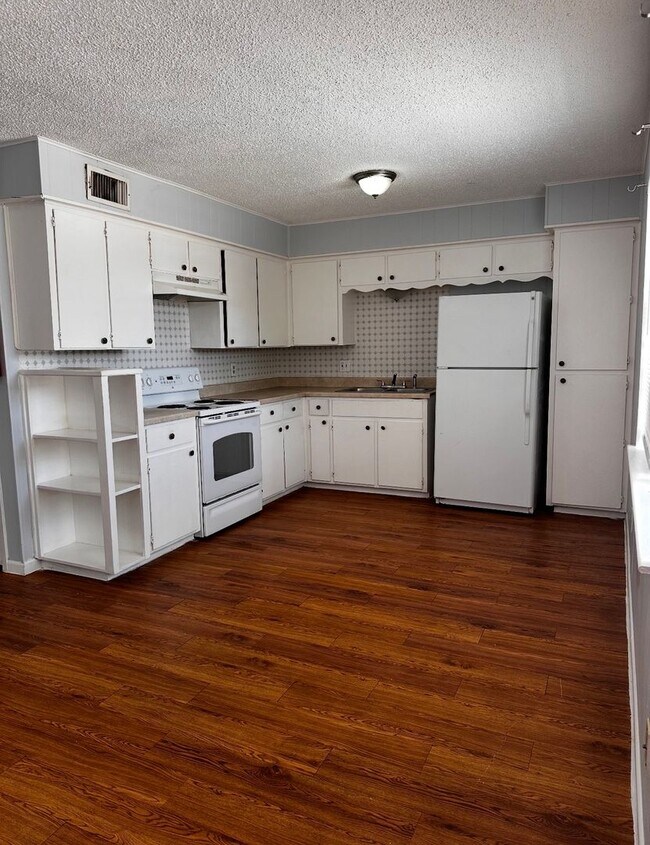 Building Photo - 1507 Bundrant Dr
