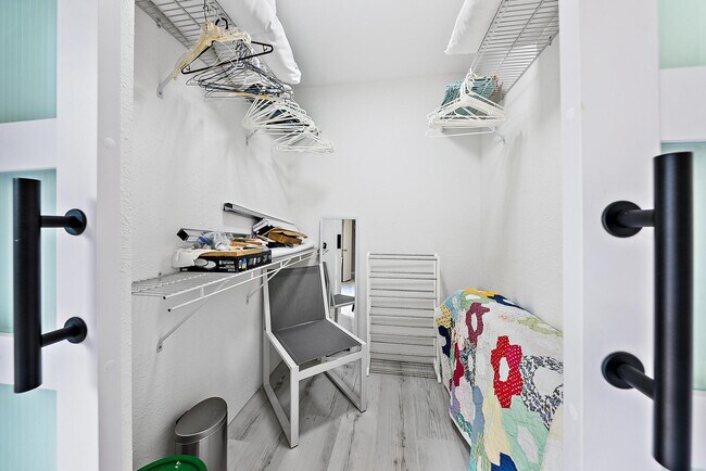 Building Photo - 2902 29th Ct