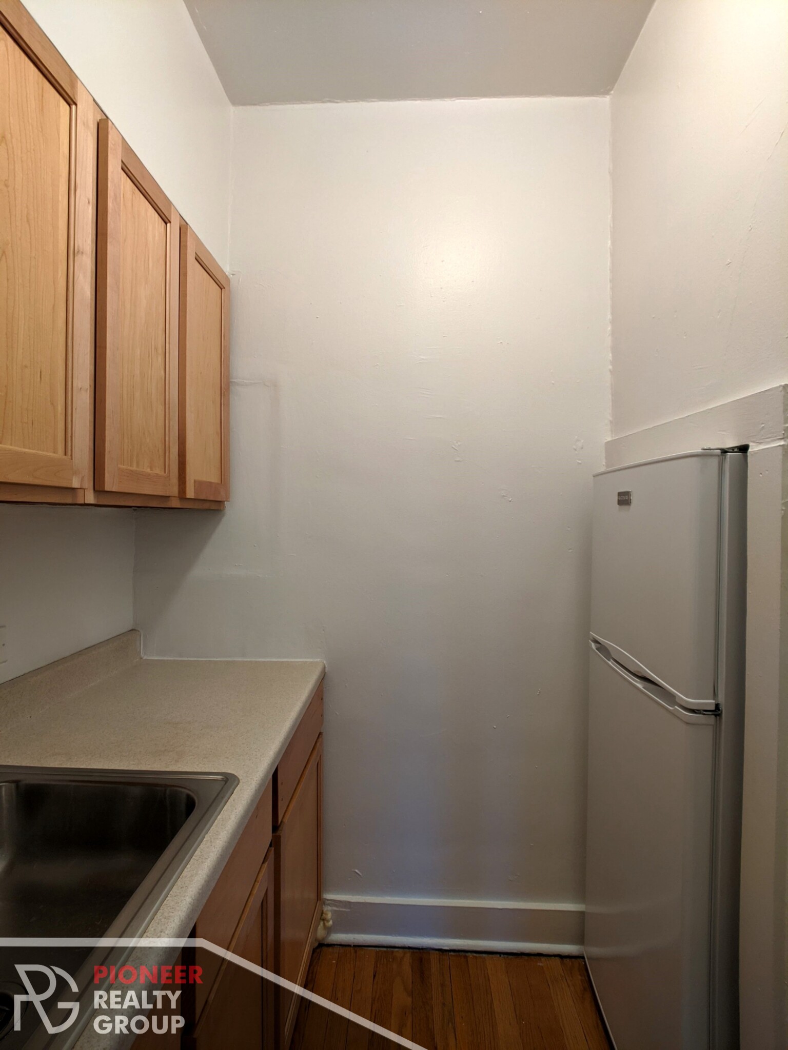 Building Photo - 556 W Arlington Pl