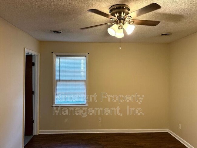 Building Photo - 290 Ratterree Cir