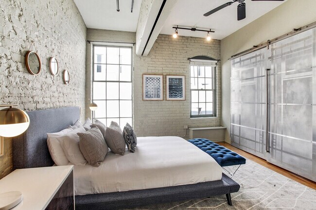 Building Photo - 1041 Constance St