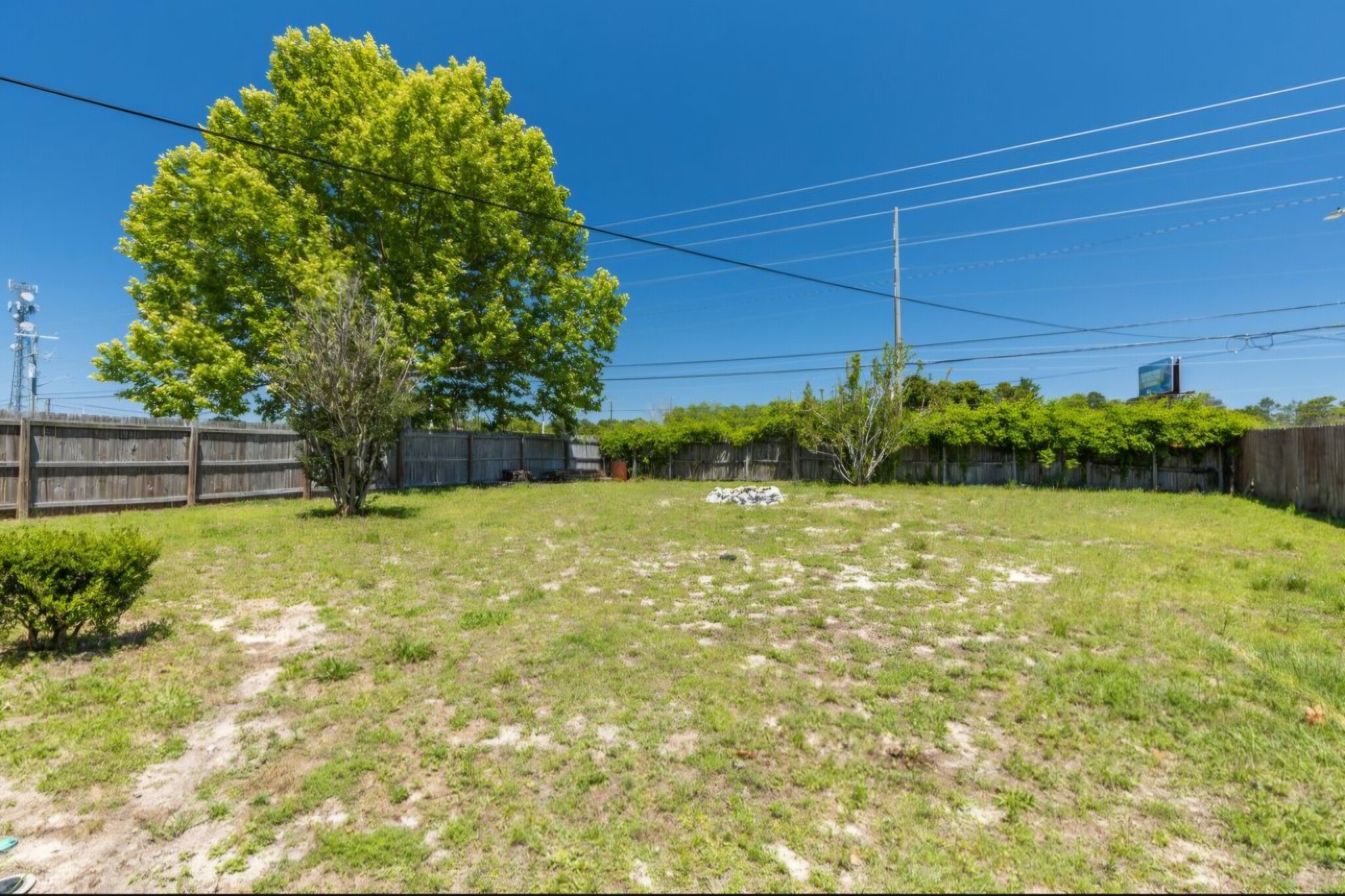 Building Photo - 650 Reynolds Cir