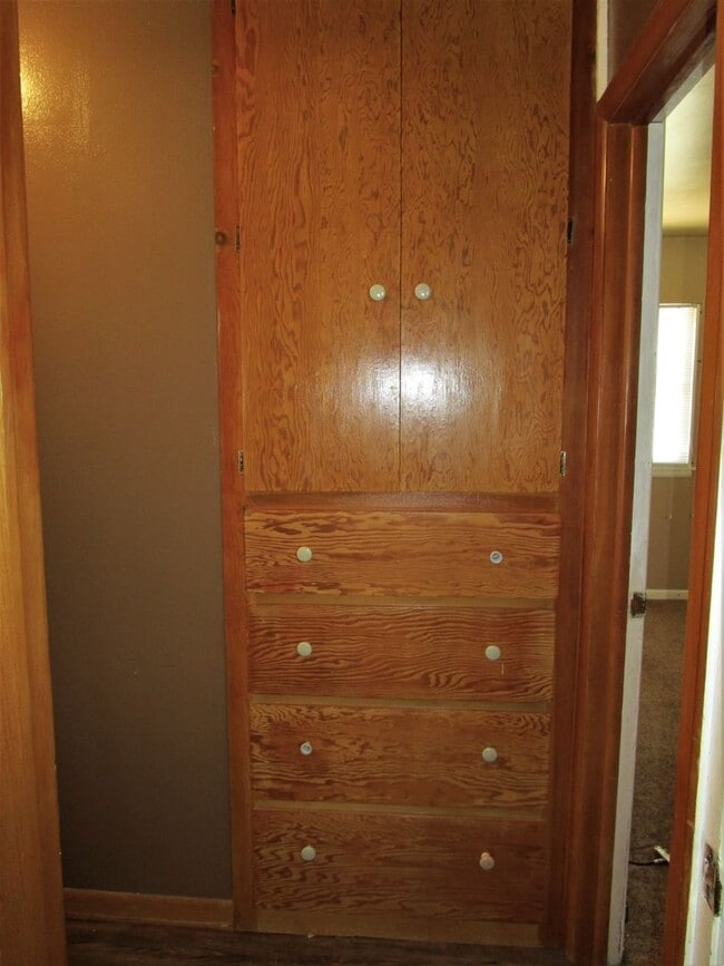 Building Photo - Covered Parking for 3 vehicles!