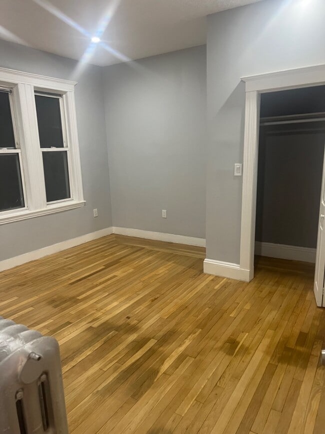 Building Photo - 31 Middleton St