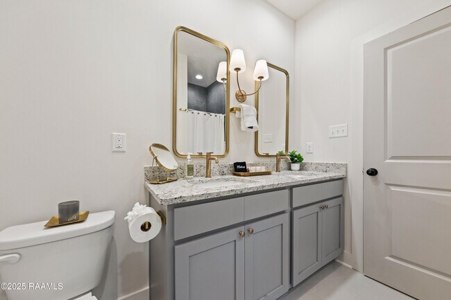 Building Photo - 103 Steiner Oaks