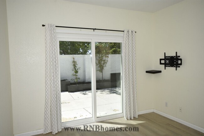 Building Photo - 288 Marsalla Dr