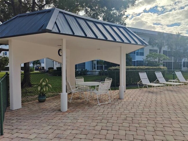 Building Photo - 4025 N Federal Hwy