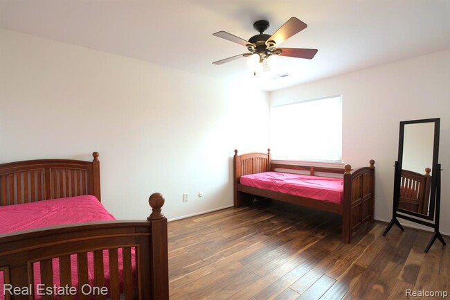 Building Photo - 1944 Klingensmith Rd