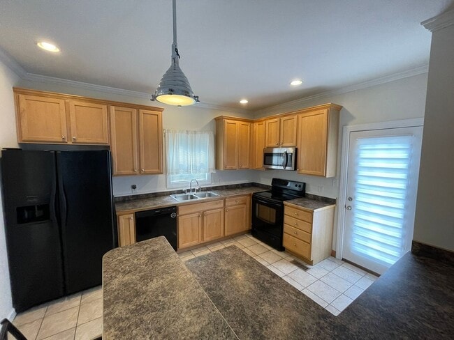Building Photo - Bright and Welcoming 2-Story Retreat, Steps From the Ocean!