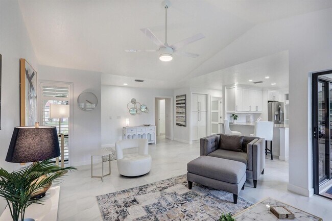 Building Photo - 6 Lexington Ln E