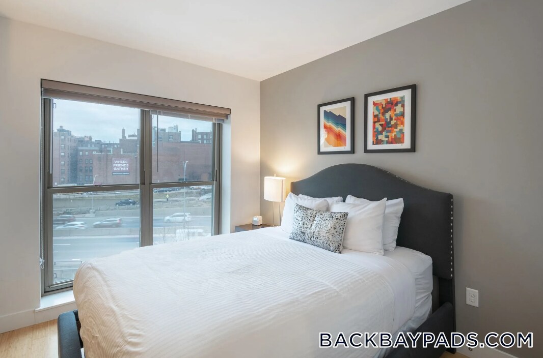 Building Photo - 1085 Boylston St