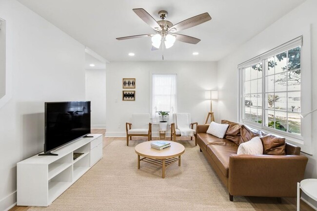 Building Photo - 1990 Wingate Rd