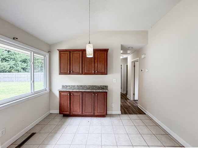 Building Photo - Charming Ranch in Highly Sought-After Grea...