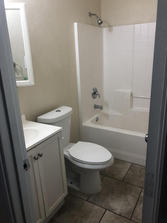 Building Photo - 309 Shirley Dr