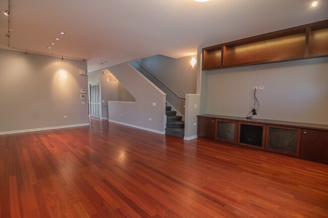 Building Photo - 1152 N Cleveland Ave
