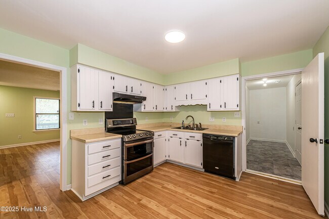 Building Photo - 1100 Audrey Ct