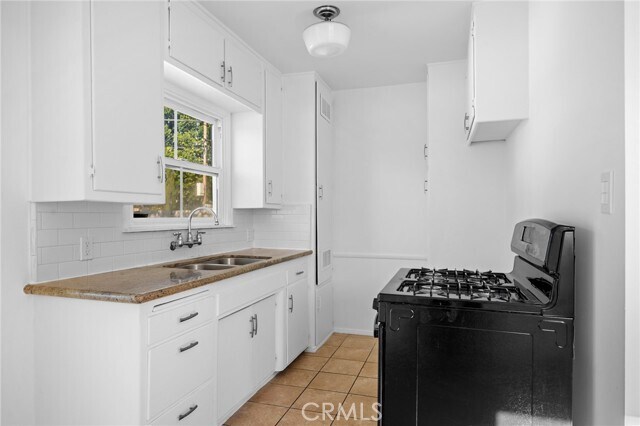 Building Photo - 10230 Silverton Ave