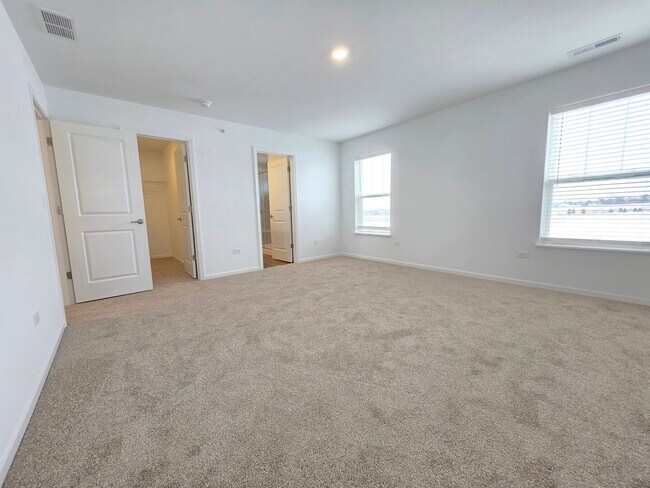 Building Photo - 458 Hathaway Ln