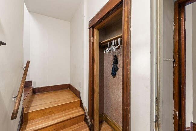 Building Photo - 2707 Garfield Ave