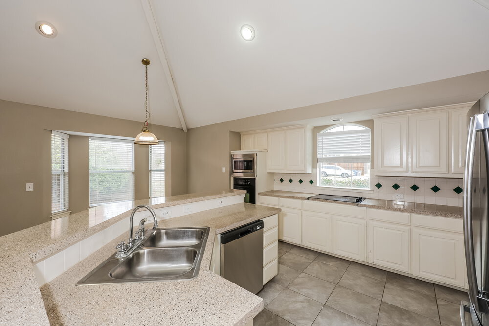 Building Photo - 317 N Fountain Gate Dr