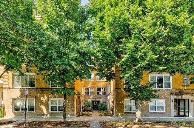 Building Photo - 2846 N Christiana Ave