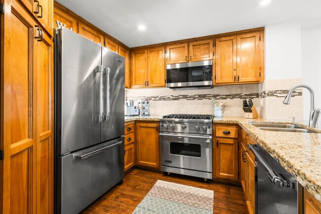 Building Photo - 727 Seacoast Dr