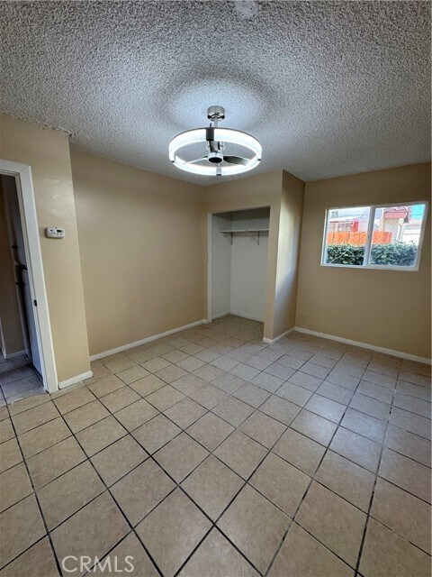 Building Photo - 921 Carob Way