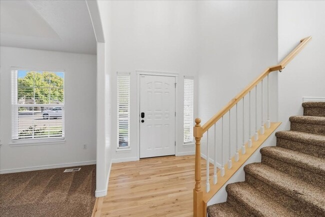 Building Photo - 3053 E Calabria Dr
