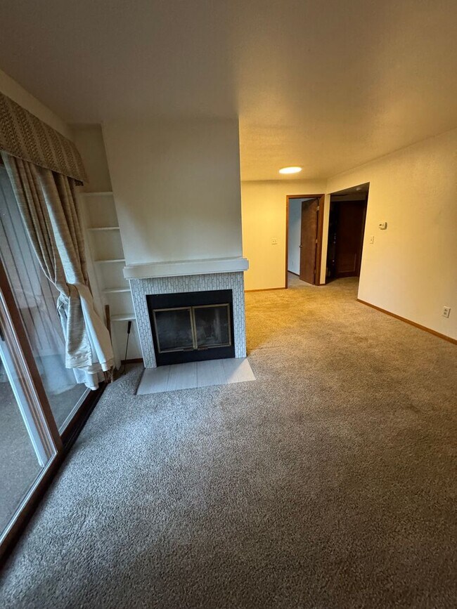 Building Photo - OPEN HOUSE 7/19 from 1:00-2:00PM