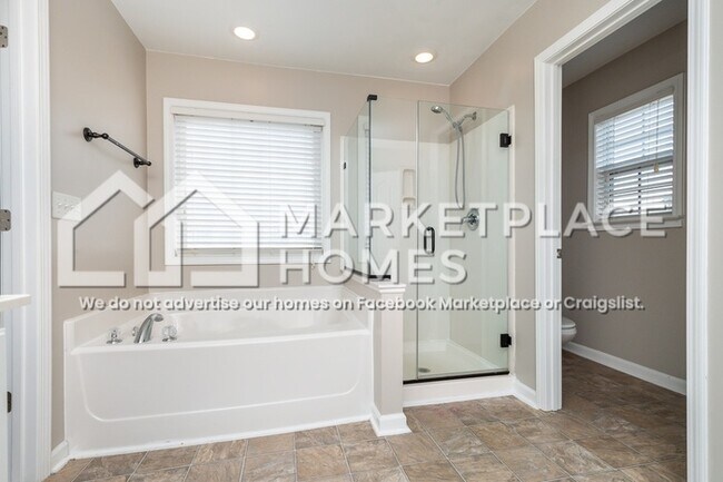 Building Photo - 102 Berwick Ct