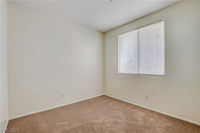 Building Photo - 9890 Ridgehaven Ave